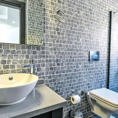 Vila 5 Bedroom 7353