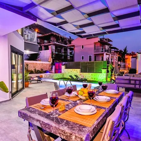 5 Bedroom 7353 Vila *