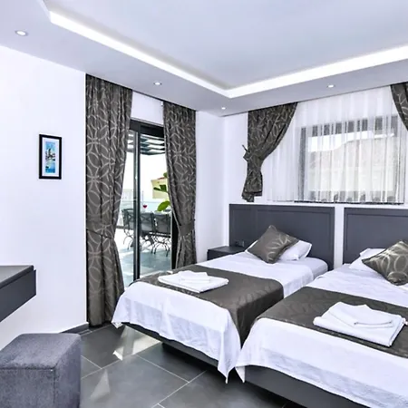 5 Bedroom 7353 Villa