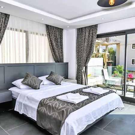5 Bedroom 7353 Villa