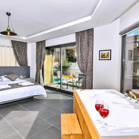 5 Bedroom 7353