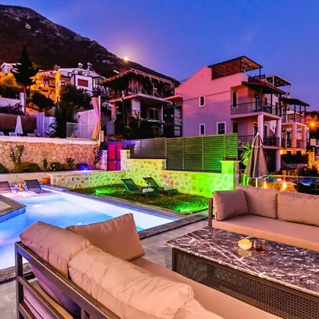 5 Bedroom 7353 Villa *