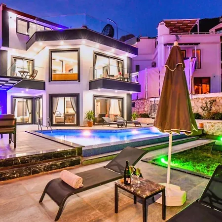 5 Bedroom 7353
